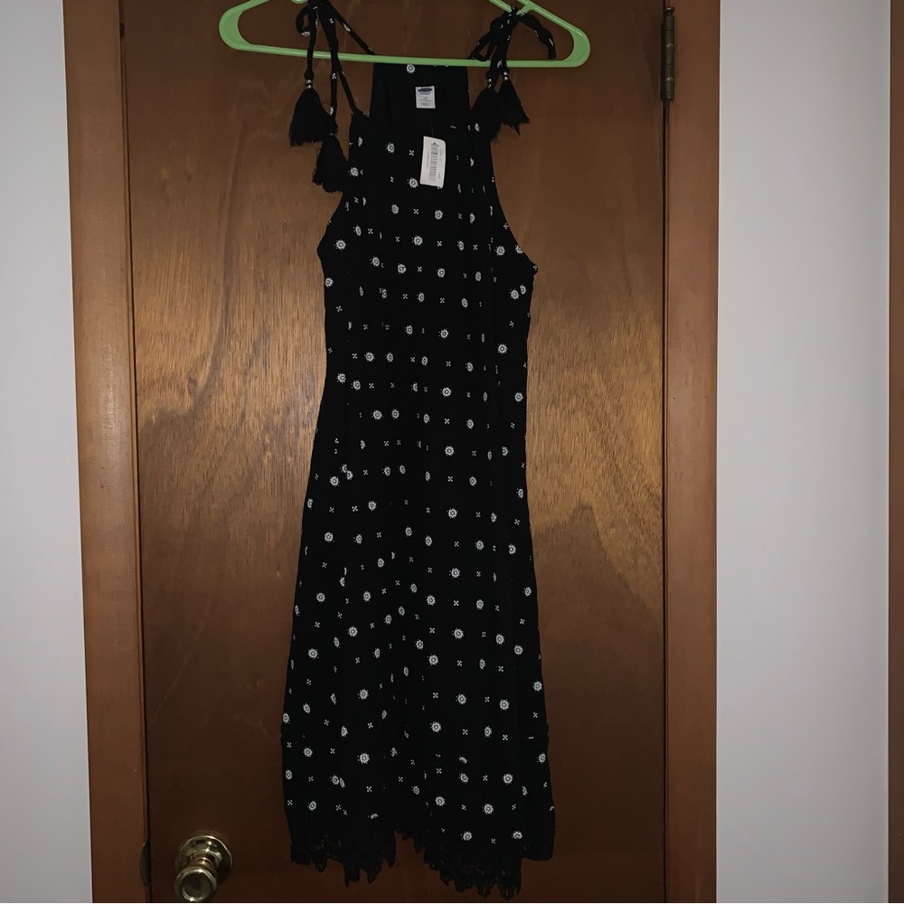 Women’s Small Tall OLD NAVY Black / White India Print Lace Trim Halter Dress NWT